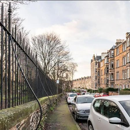 エディンバラHolyrood Park: Lush & Arty 2 Double Bed Flatアパートメント エクステリア 写真