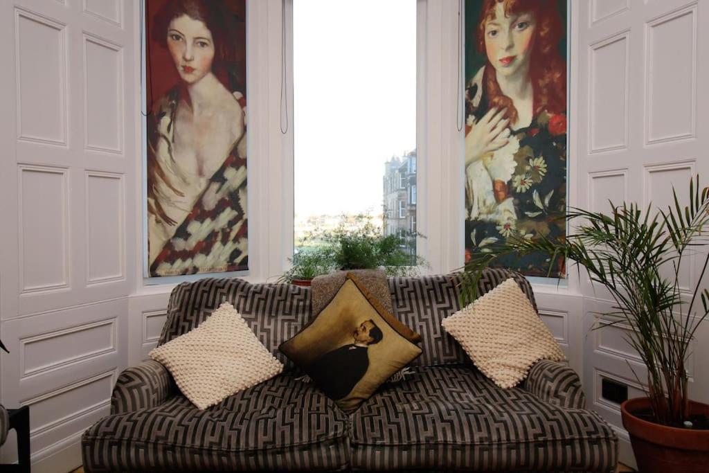 エディンバラHolyrood Park: Lush & Arty 2 Double Bed Flatアパートメント エクステリア 写真