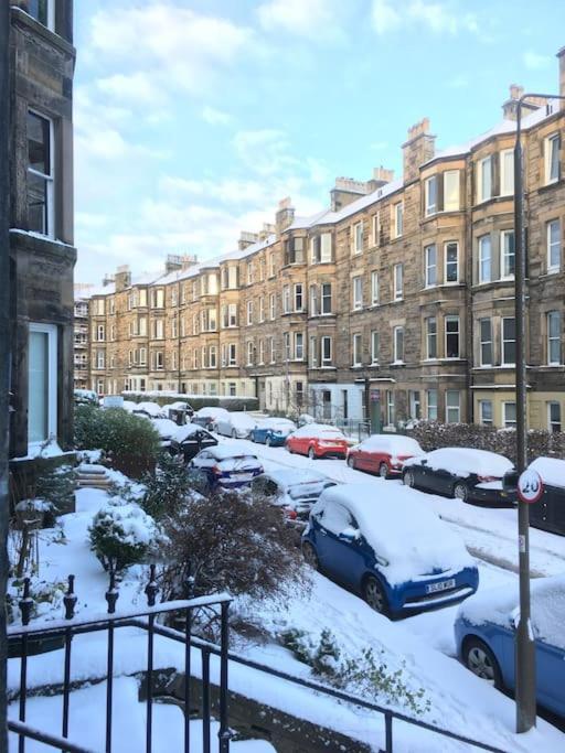 エディンバラHolyrood Park: Lush & Arty 2 Double Bed Flatアパートメント エクステリア 写真