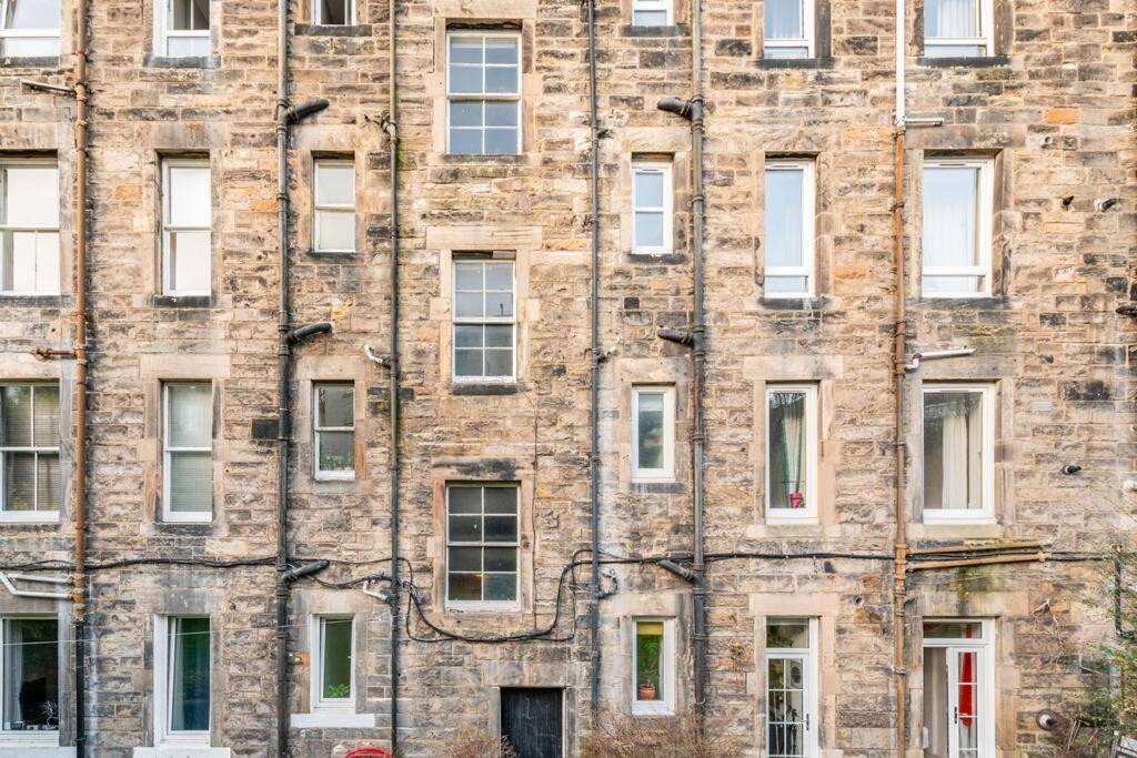 エディンバラHolyrood Park: Lush & Arty 2 Double Bed Flatアパートメント エクステリア 写真