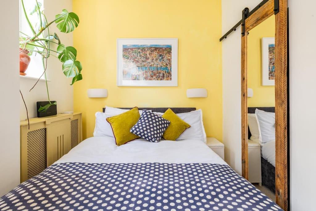 エディンバラHolyrood Park: Lush & Arty 2 Double Bed Flatアパートメント エクステリア 写真
