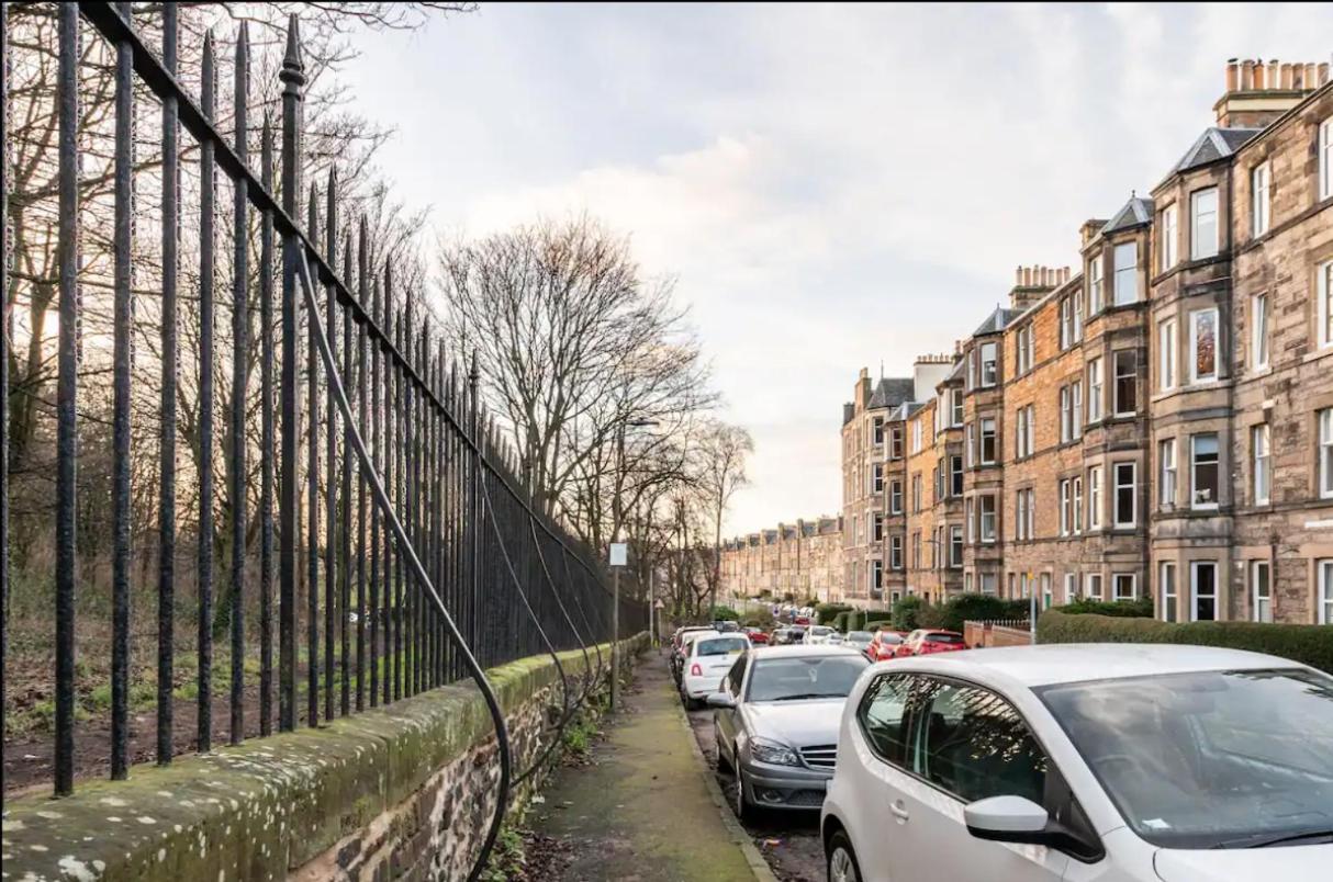 エディンバラHolyrood Park: Lush & Arty 2 Double Bed Flatアパートメント エクステリア 写真